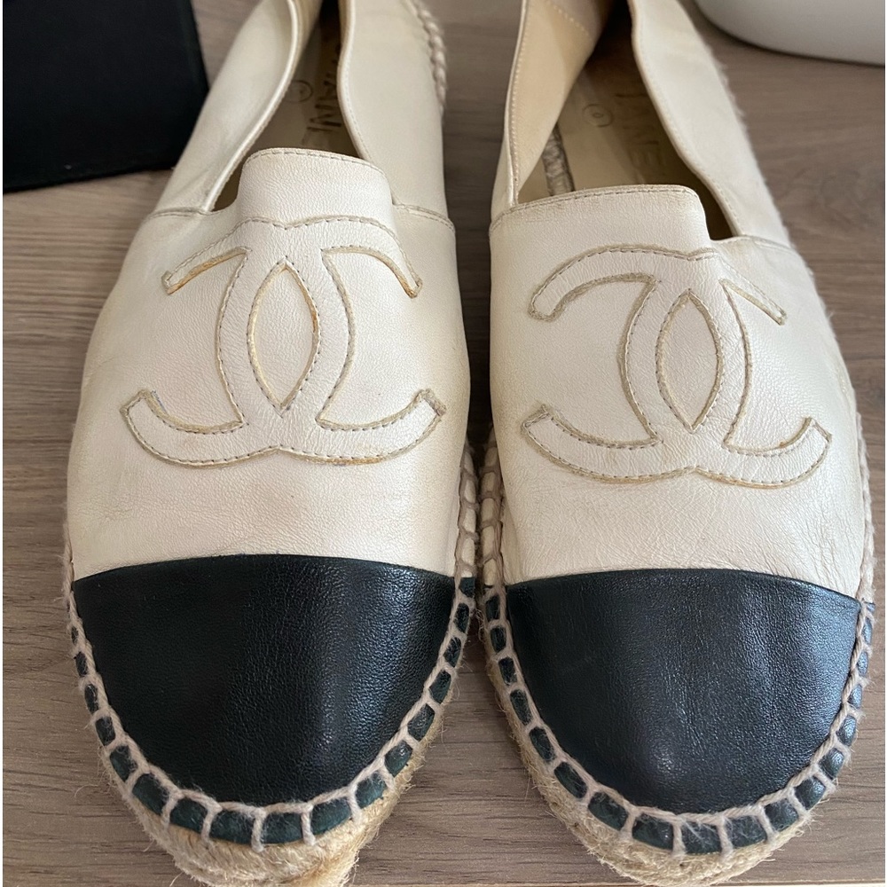Chanel espadrilles black and white soft leather